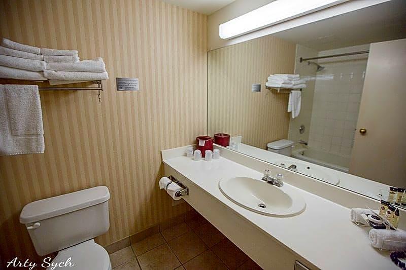 The Glenmore & Convention Centre Hotel Calgary